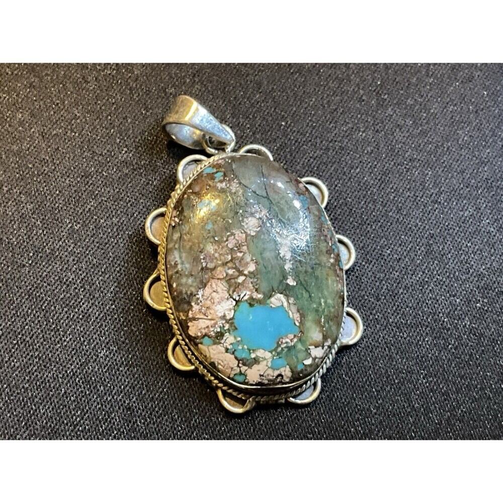 925 Sterling Silver Natural Turquoise Scalloped Silver Pendant